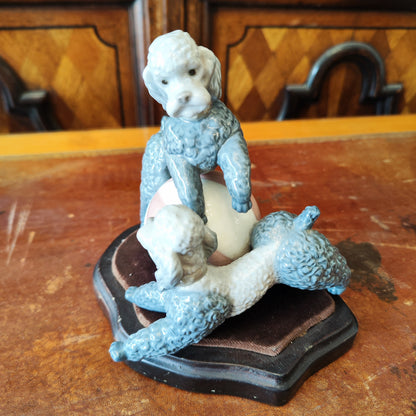 Par perros porcelana española Lladro jugando. España SXX