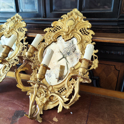 Gran par de apliques bronce ormolu estilo Luis XV. Francia XIX