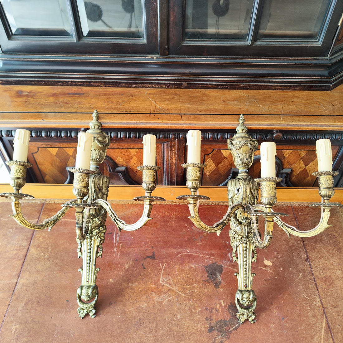 Par de apliques en bronce ormolu Luis XVI. Francia SXVIII