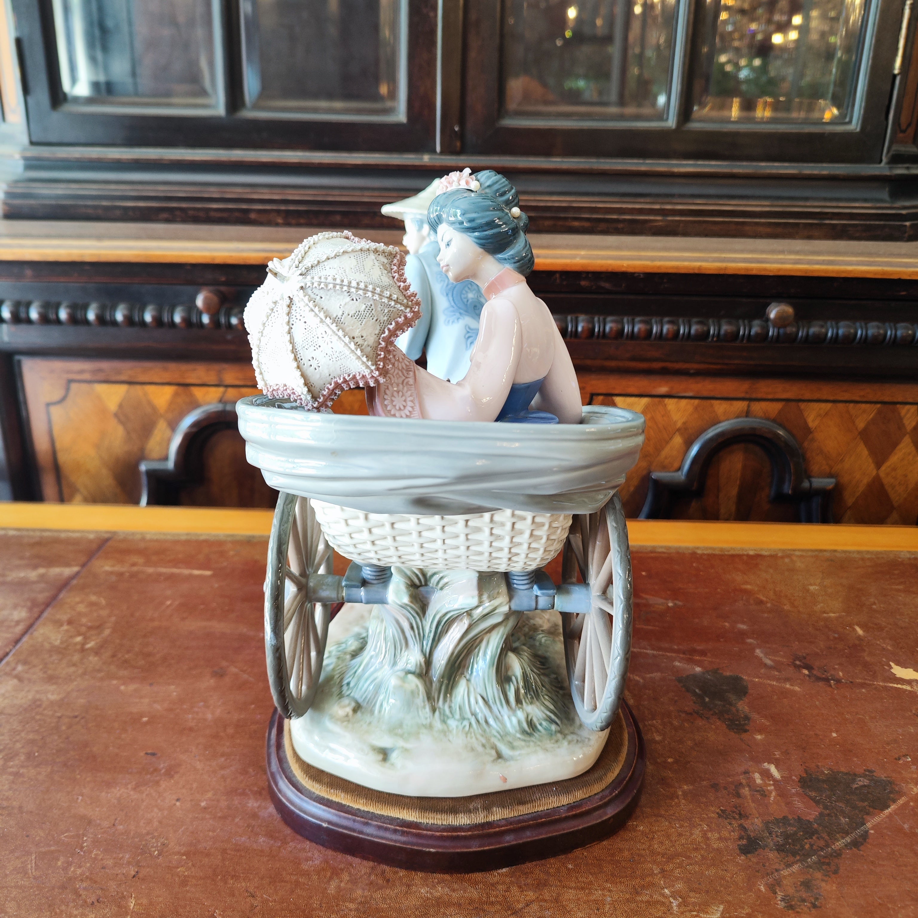 Porcelana española Lladro "Dama japonesa". España SXX