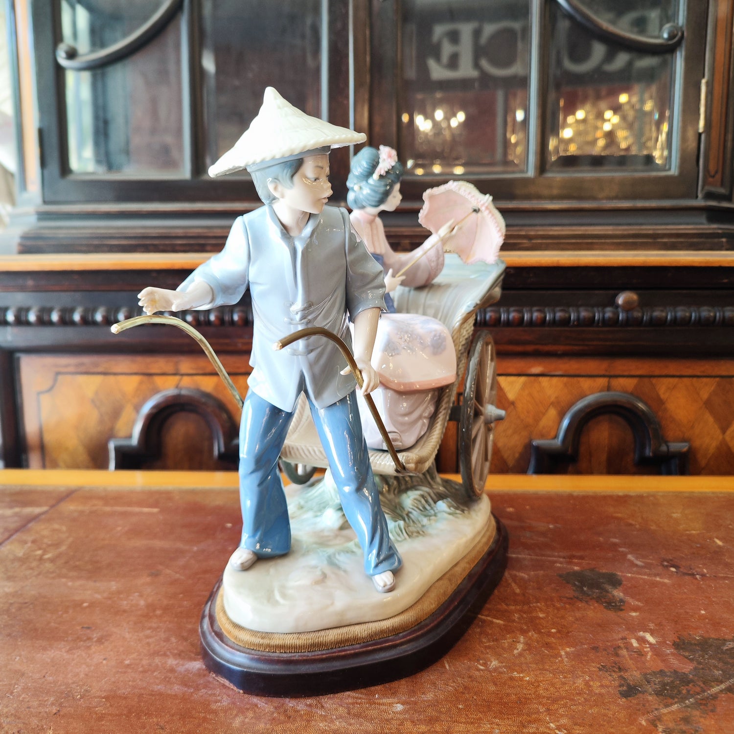 Porcelana española Lladro "Dama japonesa". España SXX