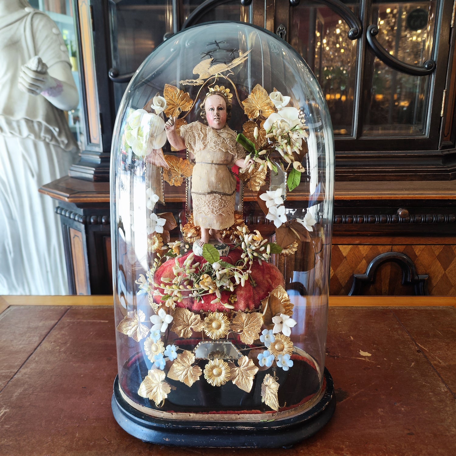 Gran fanal francés con Niñito Jesús policromado. Francia  fines SXVIII