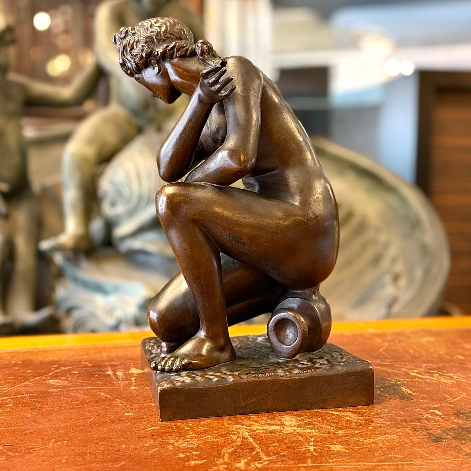 Escultura de bronce francesa de Venus firmada Barbedienne. Francia SXIX