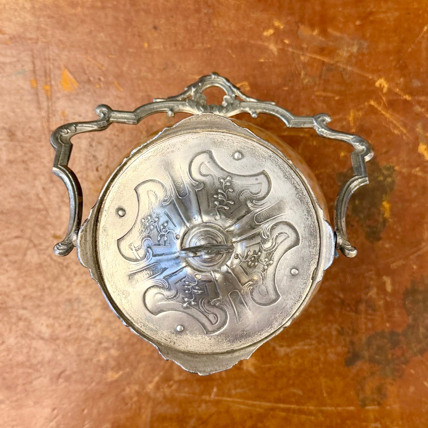 Dulcero alemán de vidrio iridiscente perla Art-Nouveau. Francia principios SXX