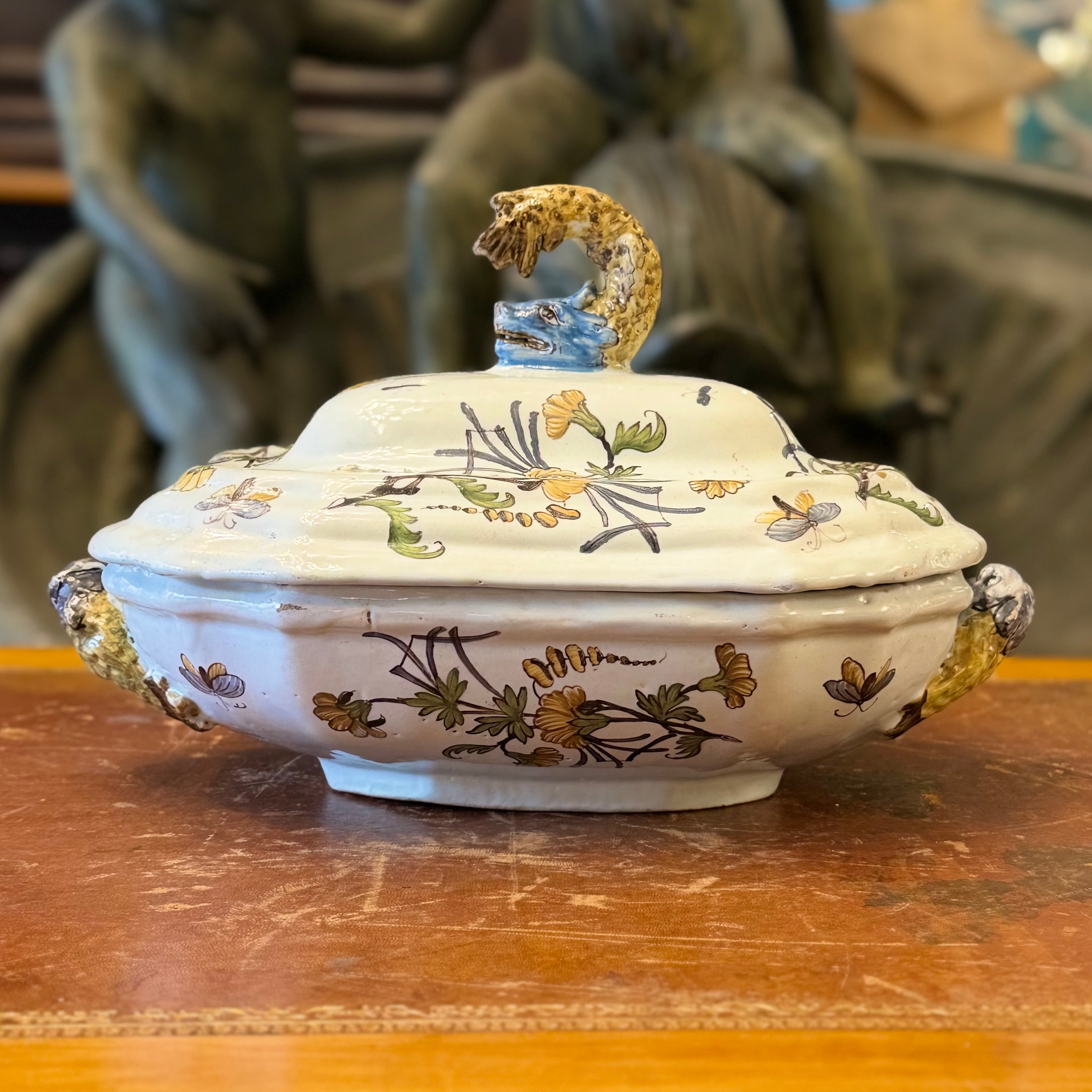 Sopera francesa ceramica de Rouen Durlach. Francia SXVIII