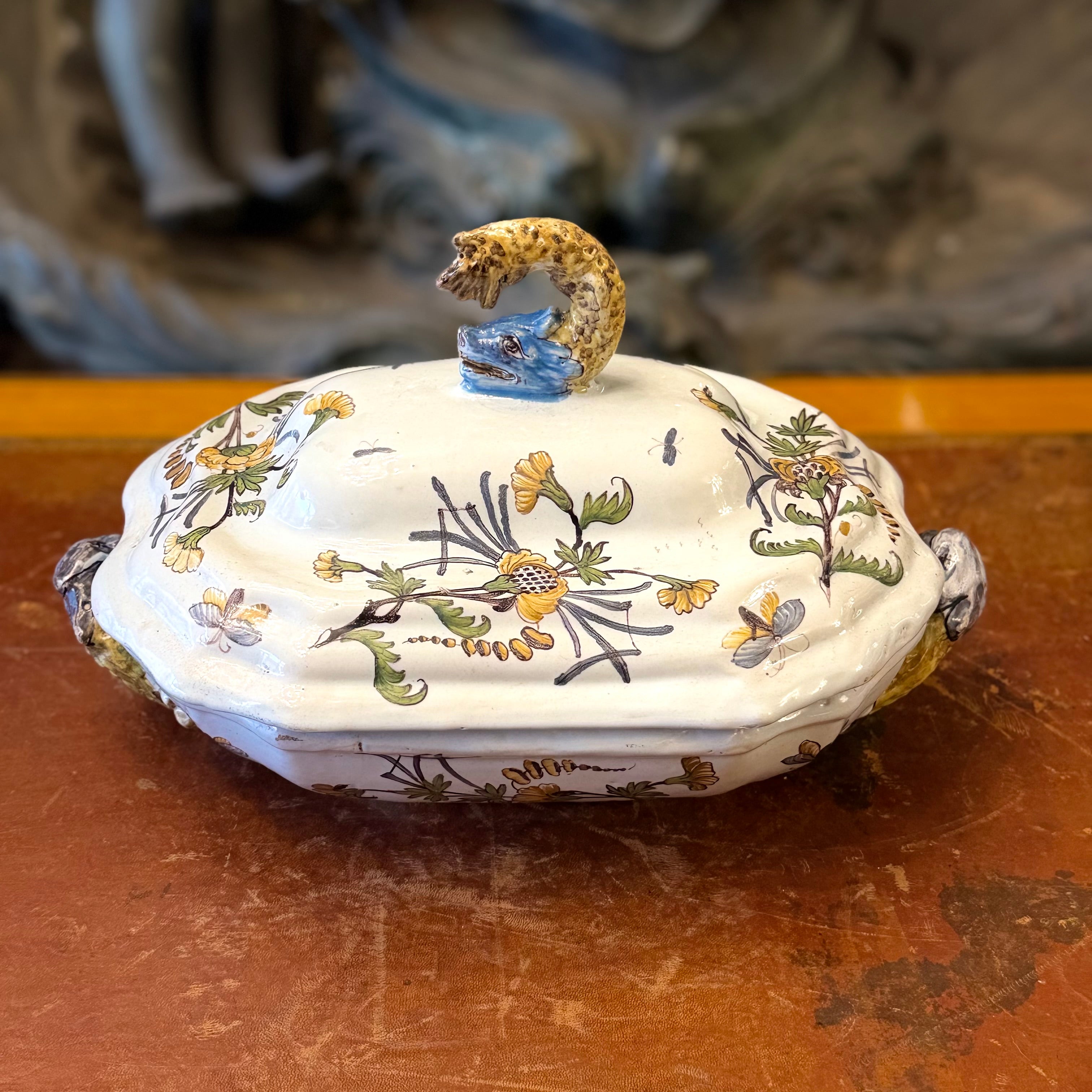 Sopera francesa ceramica de Rouen Durlach. Francia SXVIII