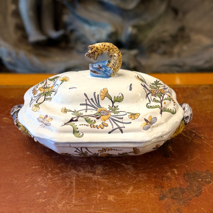 Sopera francesa ceramica de Rouen Durlach. Francia SXVIII