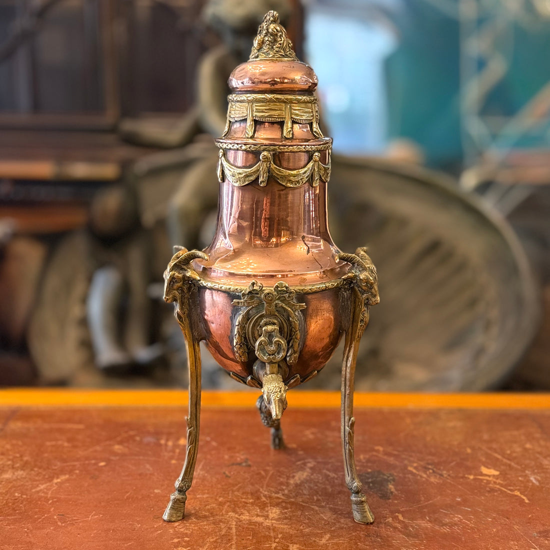 Espectacular Samovar de cobre época Napoleón III. Francia SXIX.