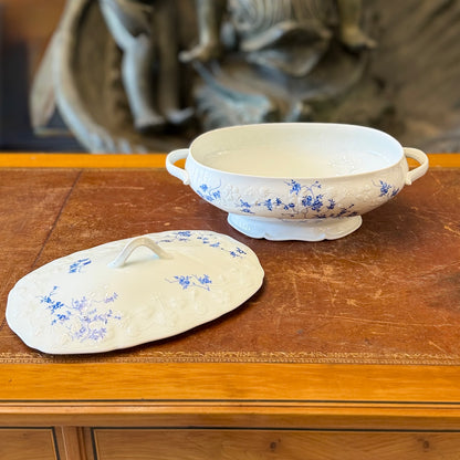 Sopera francesa porcelana Porcelaine de Sologne. Francia SXX