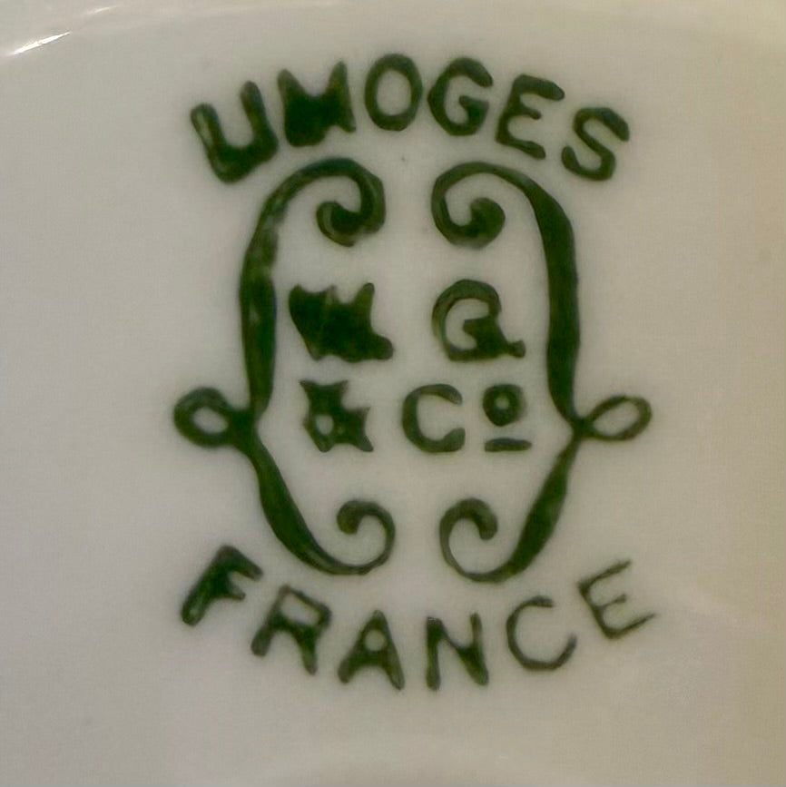 Gran y espectacular vajilla Limoges A. Lantier, verde y dorado. Francia SXX