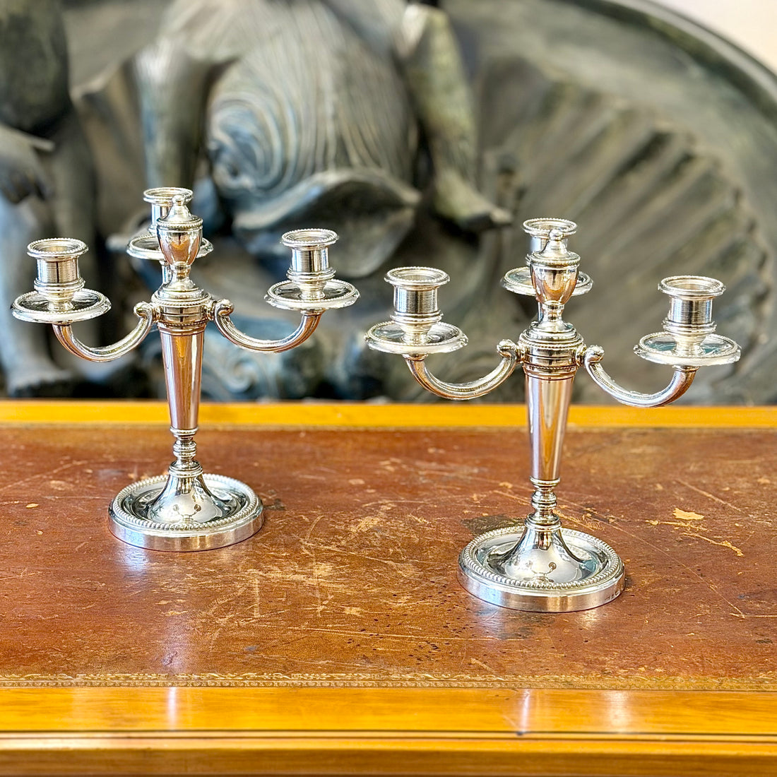 Par de candelabros franceses Christofle colección Gallia. Francia SXX