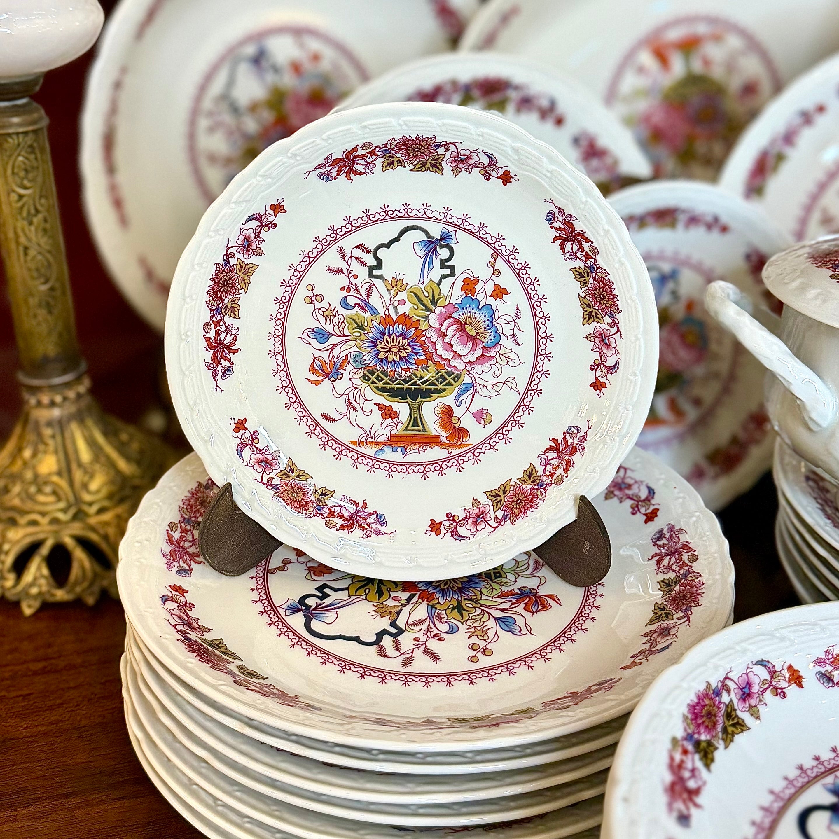 vajilla de porcelana francesa Couleuvre France modelo "Limoise". Francia SXIX