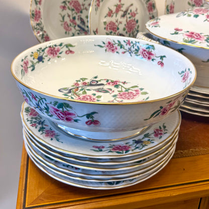 Vajilla de porcelana francesa Limoges Bernardaud modelo Condé. Francia SXIX