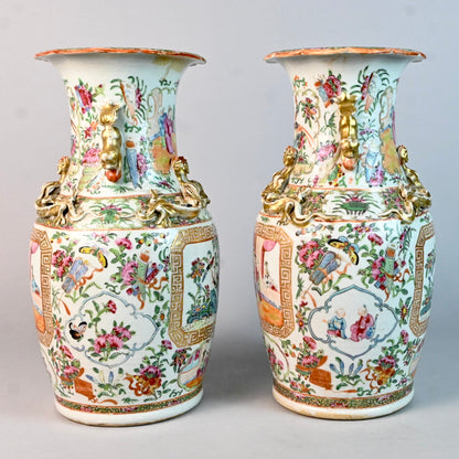 Par de jarrones de porcelana de Cantón "Familia Rosa". China SXIX