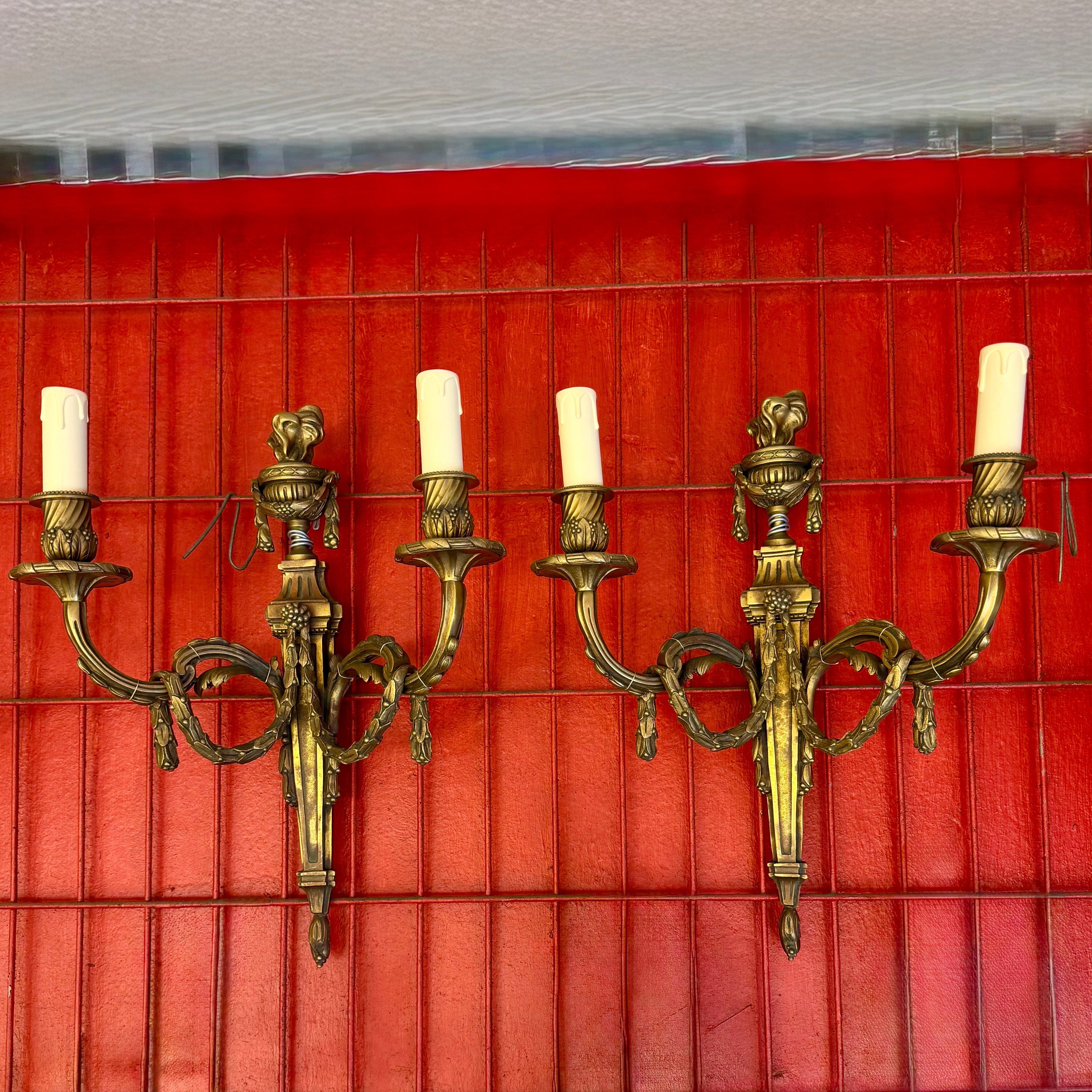 Par de apliques Neo-Clásicos de bronce. Francia SXIX