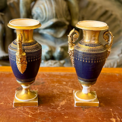 Par de jarrones de Médicis de porcelana época Napoleón III. Francia SXIX