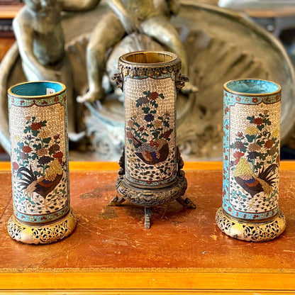 Jugo de tres pinceleros cloissone Japones época Meiji. Japón SXIX