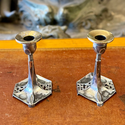 Par de candelabros alemanes WMF Art-Nouveau. Alemania principios SXX