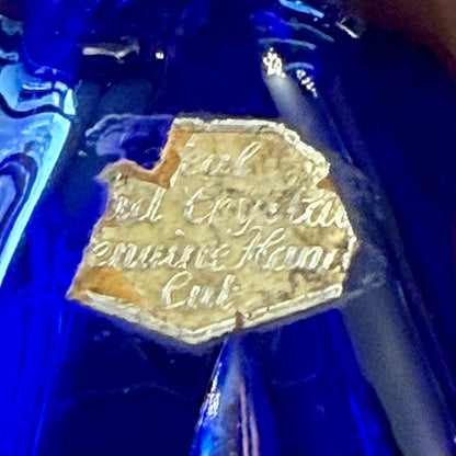 Decantador de cristal azul cobalto de bohemia. Checoeslovaquia SXX