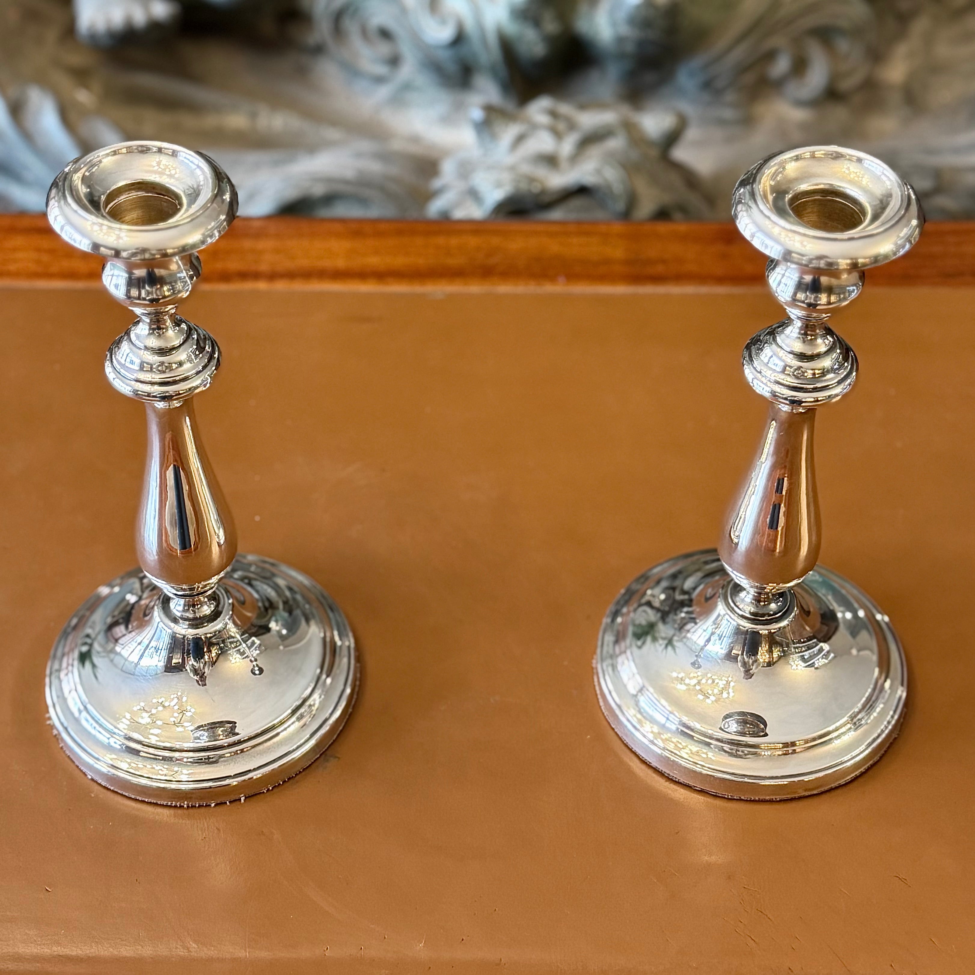 Par de candelabros de plaque Christofle Louis phillippe. Francia SXIX