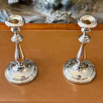 Par de candelabros de plaque Christofle Louis phillippe. Francia SXIX