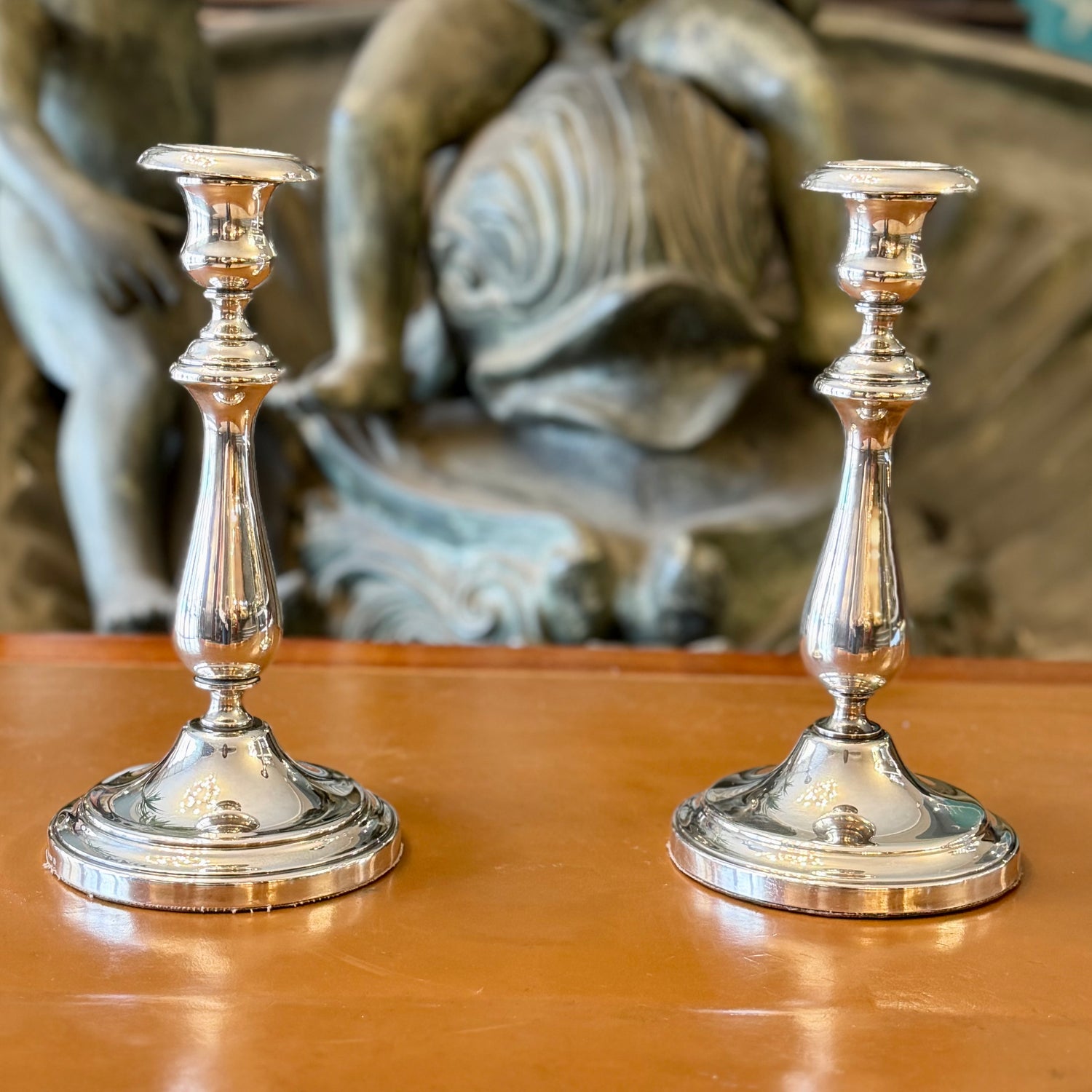 Par de candelabros de plaque Christofle Louis phillippe. Francia SXIX