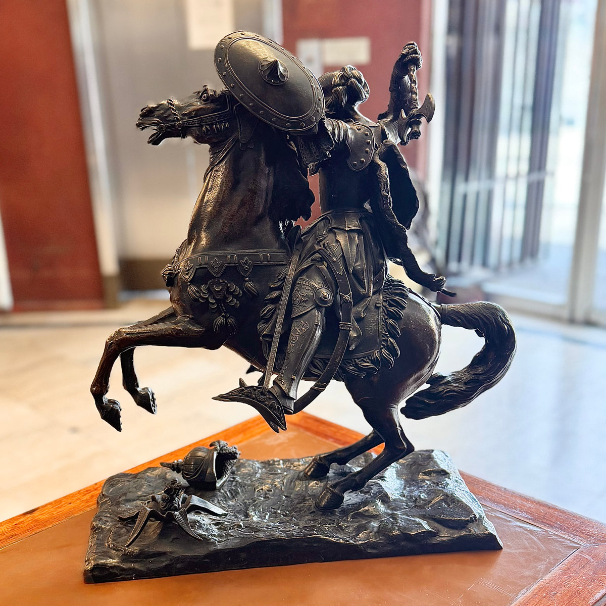 Espectacular escultura en bronce de Tancredo y Clorina en la batalla de Jerusalén. Francia SXIX