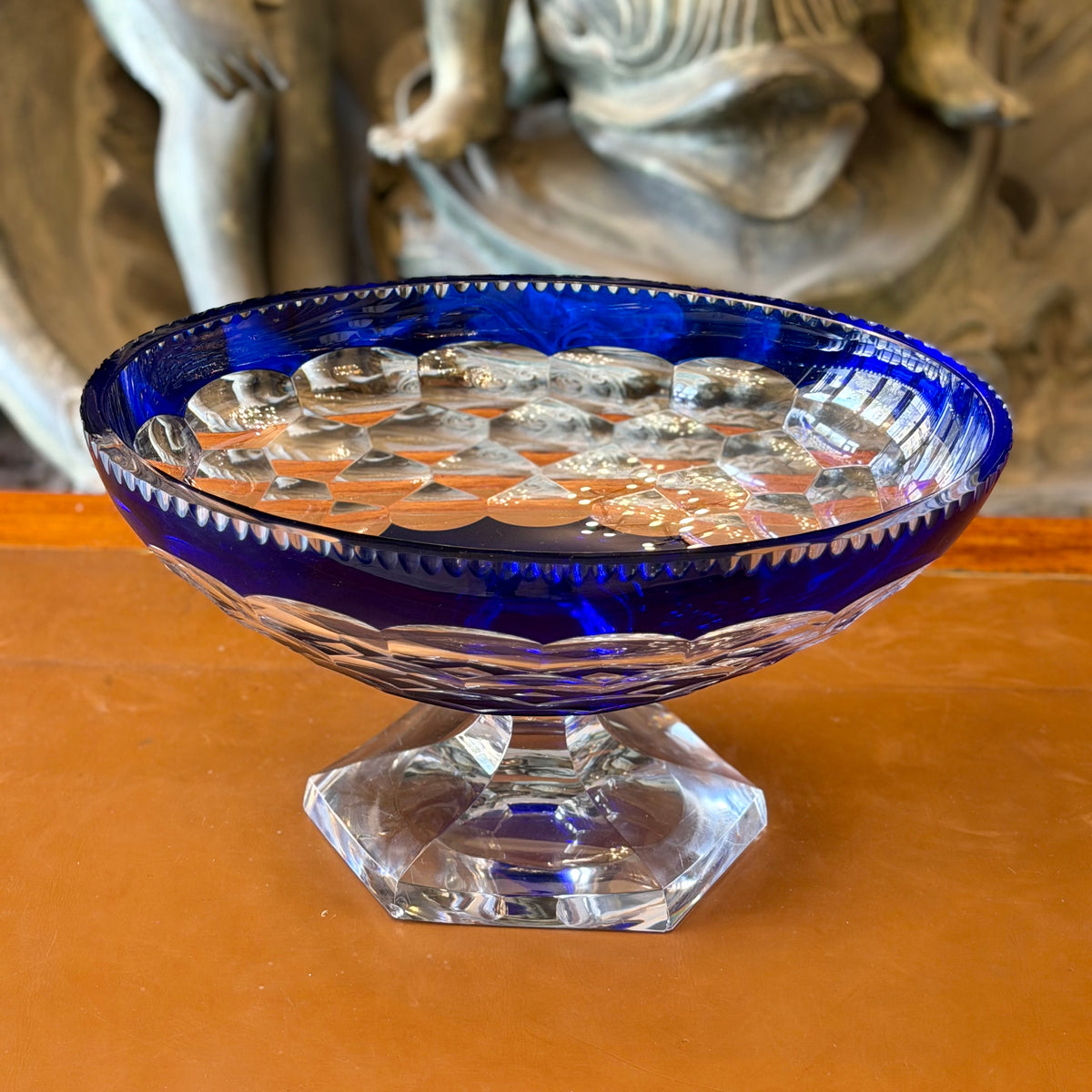 Frutero de cristal cortado bohemio escamas azul. Checoeslovaquia SXX