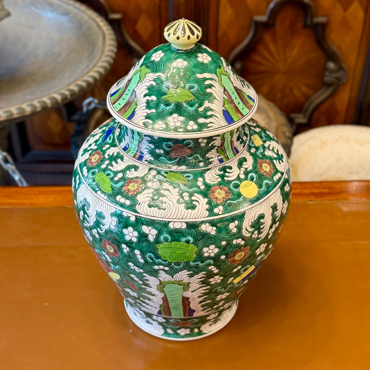 Jarrón de jengibre chino verde oscuro en volutas. Chino SXIX