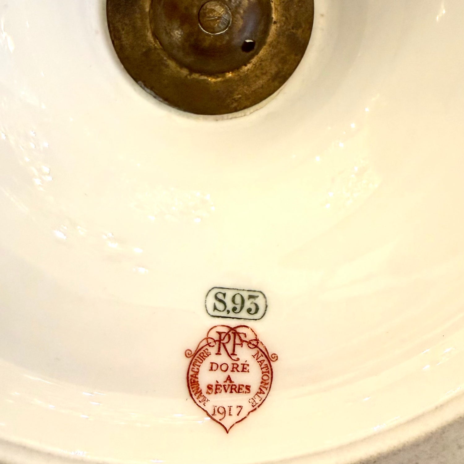 Frutero de porcelana Dore a Sevres. Frncia SXIX