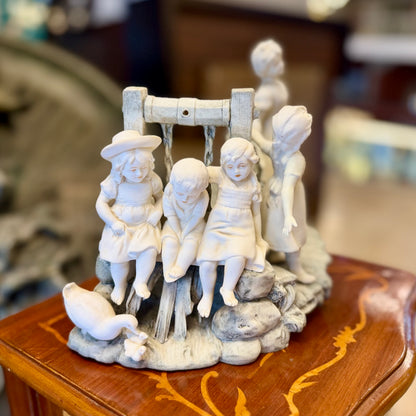 Figura francesa en porcelana bisque de una familia campiña. Francia SXIX
