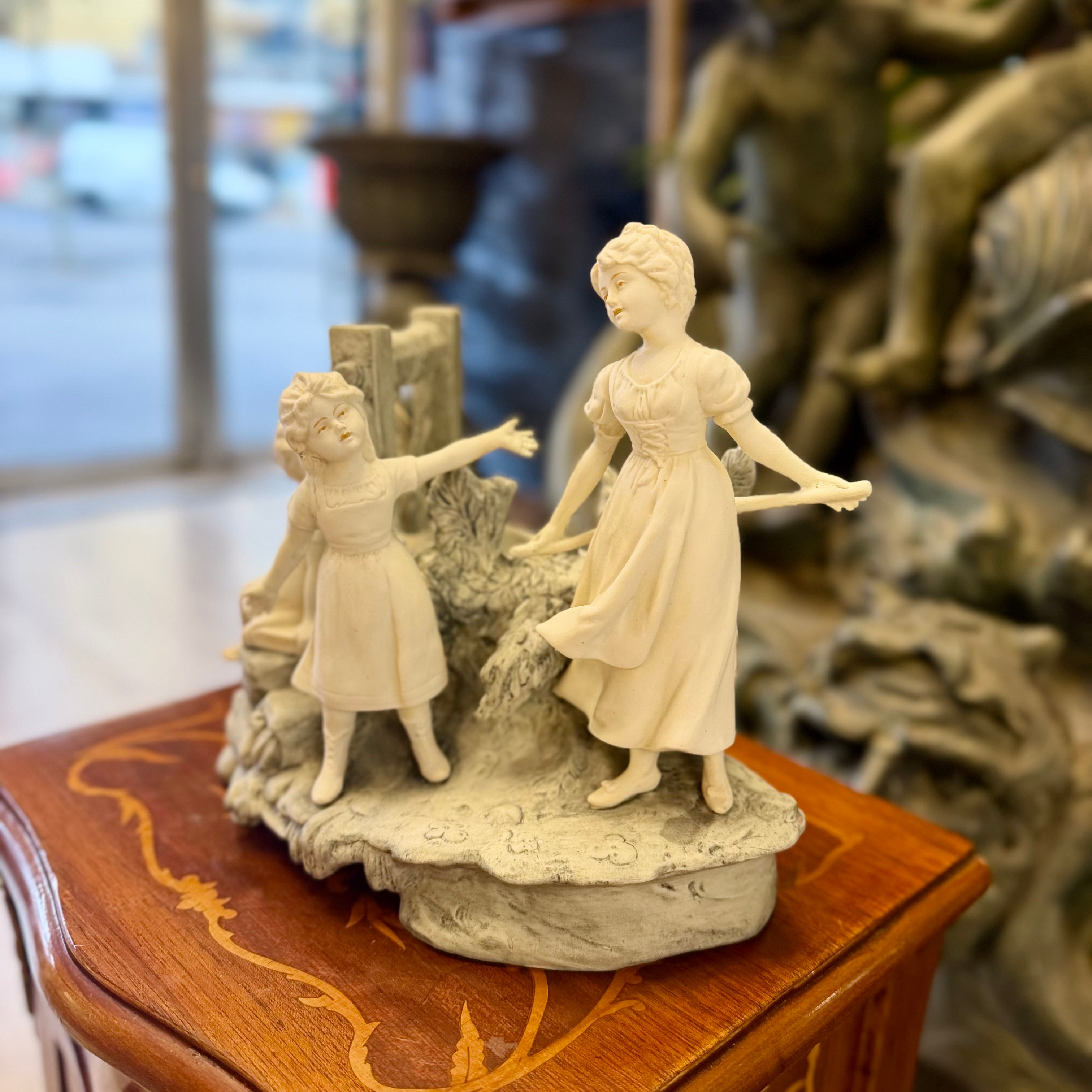 Figura francesa en porcelana bisque de una familia campiña. Francia SXIX