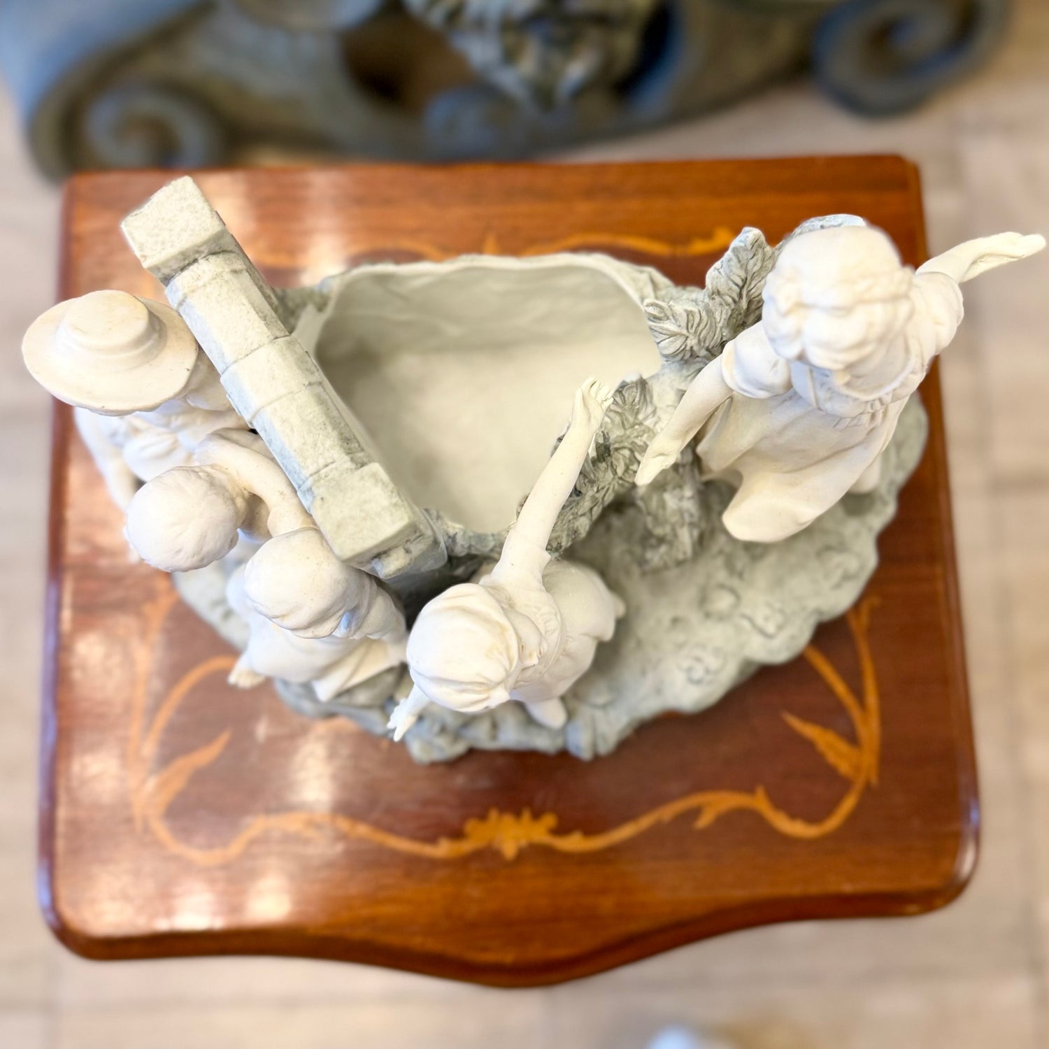 Figura francesa en porcelana bisque de una familia campiña. Francia SXIX
