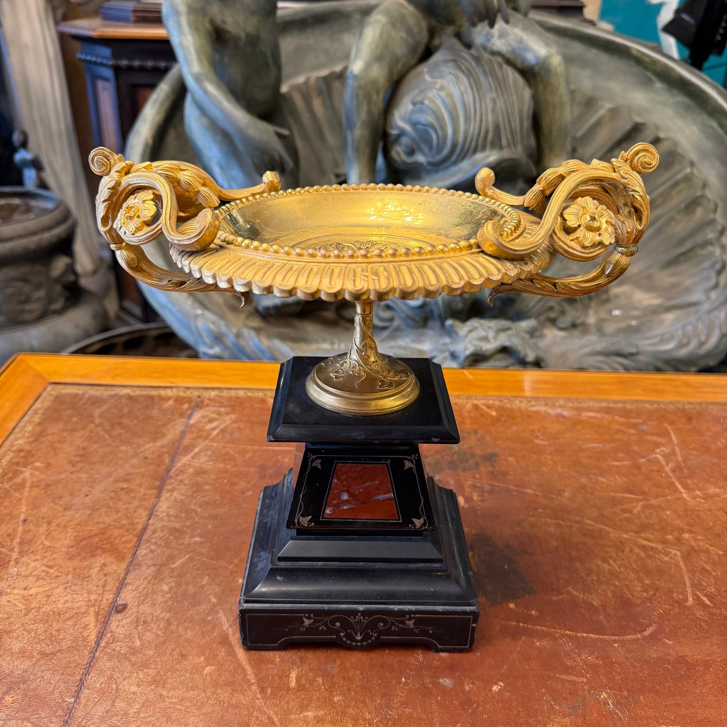 Par de tazzas francesas Napoleón III. Francia SXIX