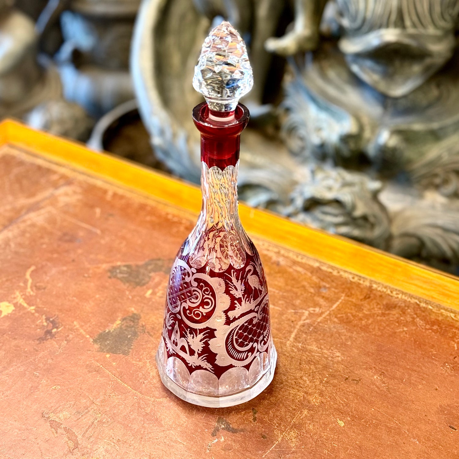 Botella de cristal dibujado al acido bohemia. Alemania SXIX