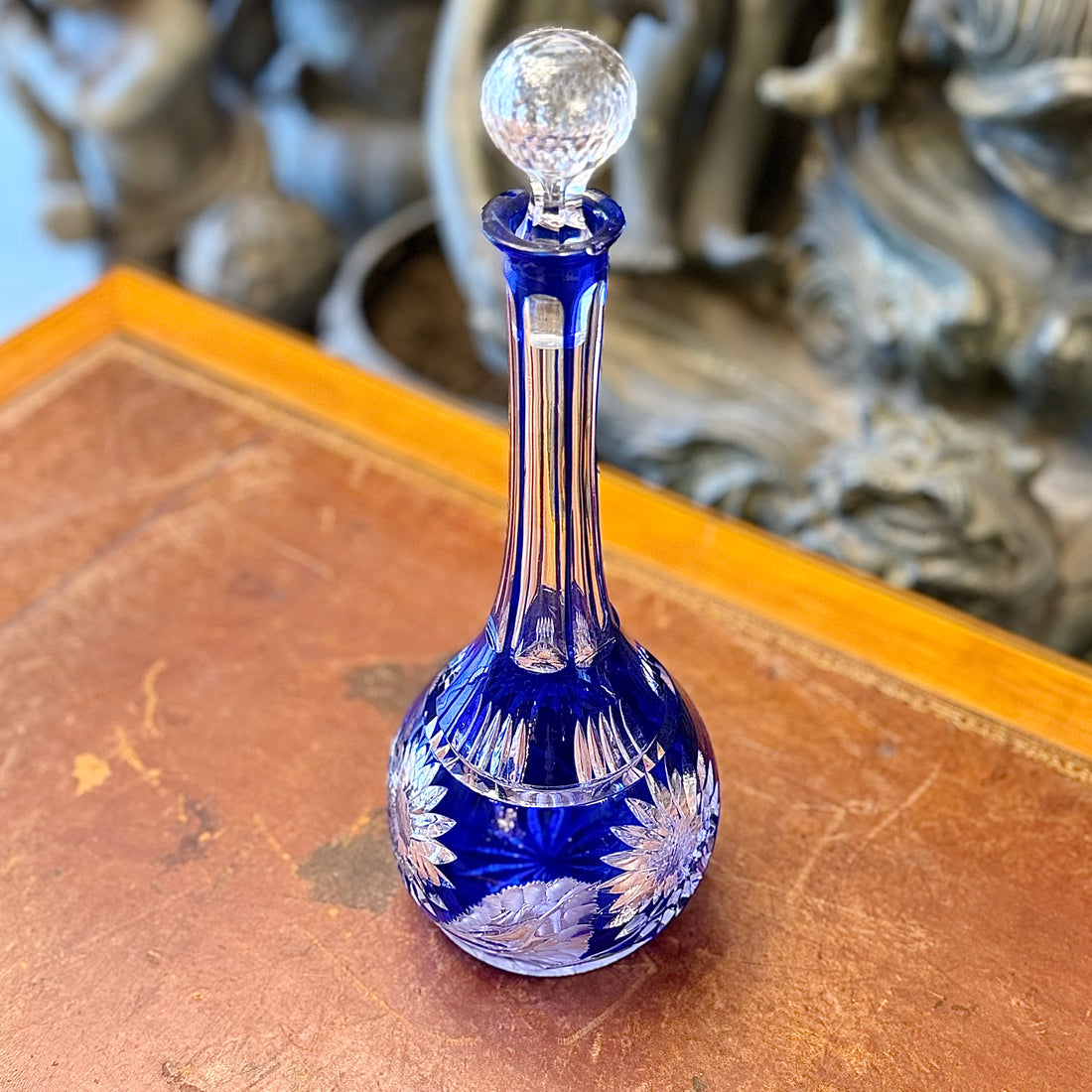 Botella cristal cortado bohemia azul. Checoeslovakia SXX