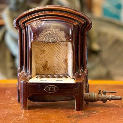 Estufa gas inglesa Welsbach Kern de fierro fundido Art-Nouveau. Inglaterra SXX