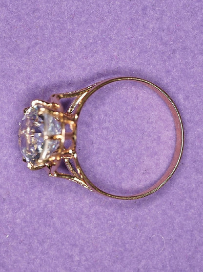 Anillo en oro con una aguamarina. Año 1900