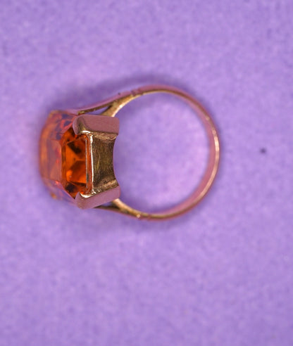 Anillo en oro con una citrina. Año 1900