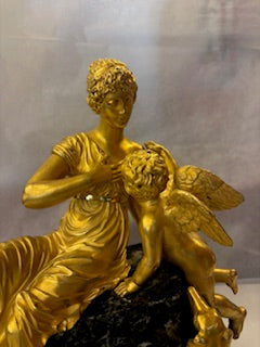 La Madre Acogedora en Bronce Francia S.XIX